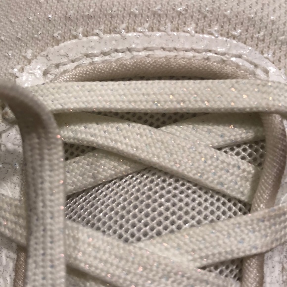 White and gold Nike Metcon sneaker π€ππππ€ - Picture 8 of 8